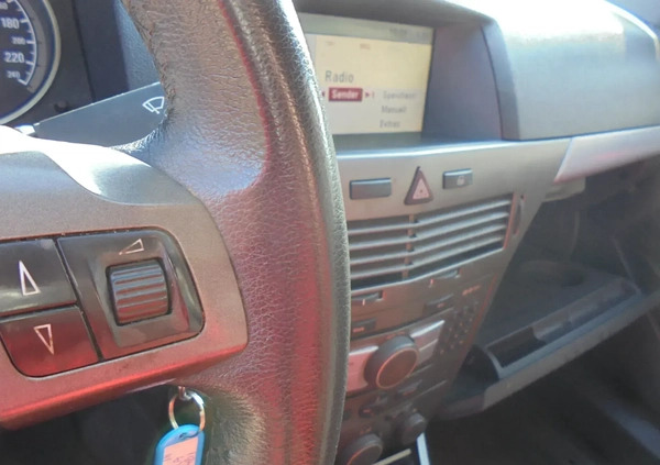 Opel Astra cena 8700 przebieg: 259000, rok produkcji 2007 z Mogilno małe 277